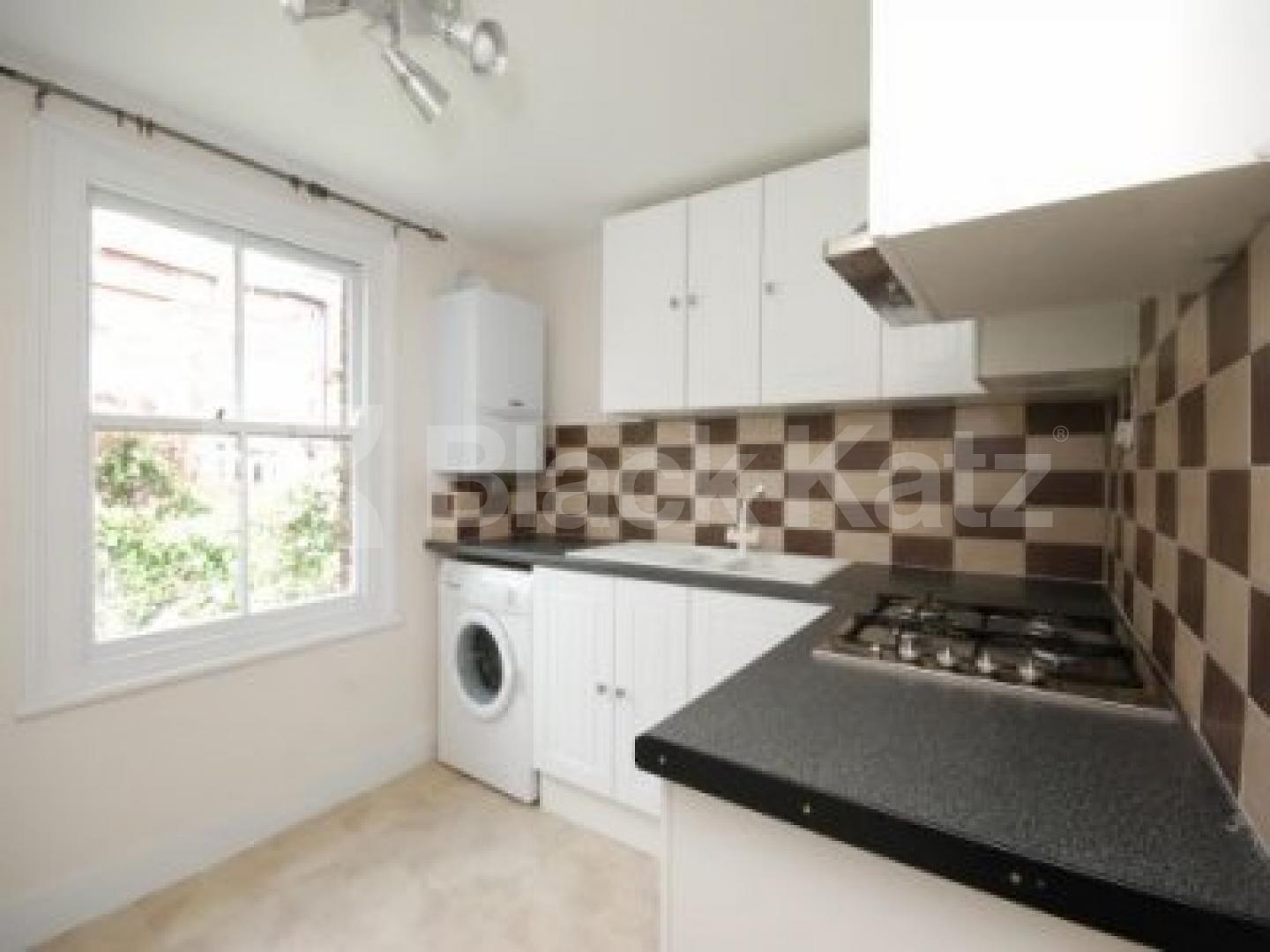			Fantastic Flat With Terrace, 3 Bedroom, 1 bath, 1 reception Flat			 Harberton Road, Archway